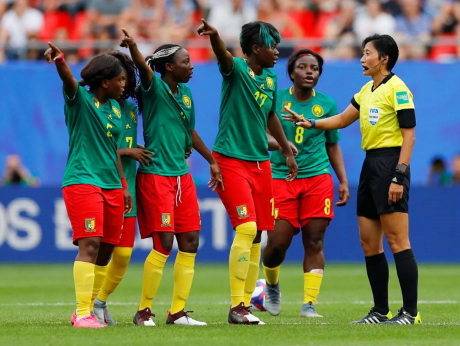 photo debating the ref.png